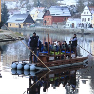 Kliknutím zvětšíte